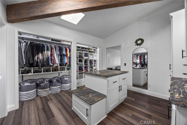 Interior, Walk-in Closets, Wood Texture Flooring