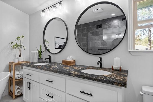 Bathroom, Dual Sink Vanities, Interior
