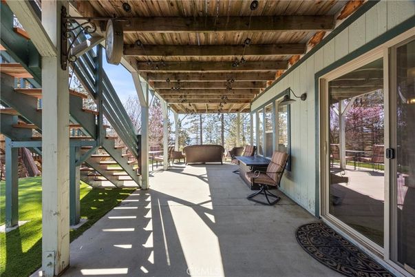 Exterior, Wooden Beams