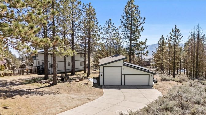 Backyard, Detached Garage, Exterior
