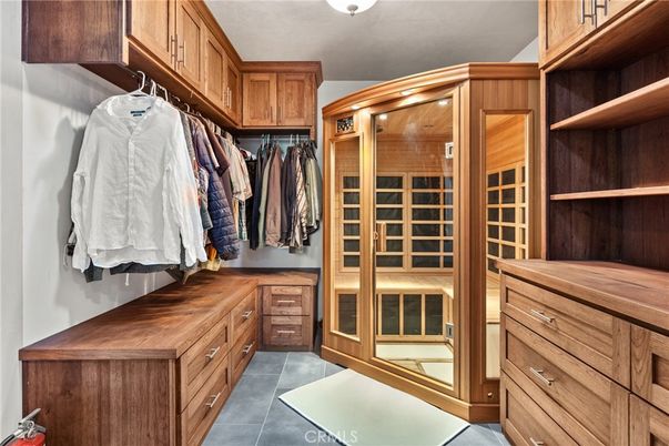 Interior, Walk-in Closets