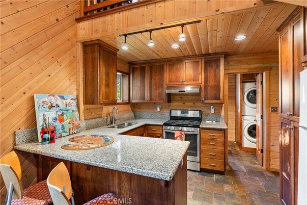 Interior, Kitchen, Recessed Lighting, Washer, Wooden Ceilings