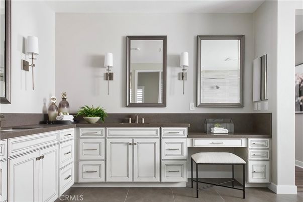 Bathroom, Dual Sink Vanities, Interior