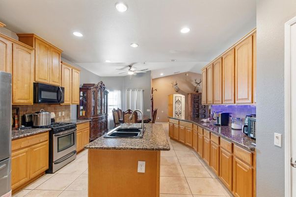 Dining room, Interior, Kitchen, Recessed Lighting