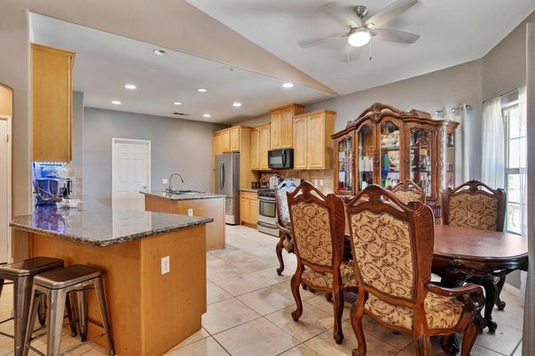Dining room, Interior, Kitchen, Recessed Lighting, Stainless Steel Appliances