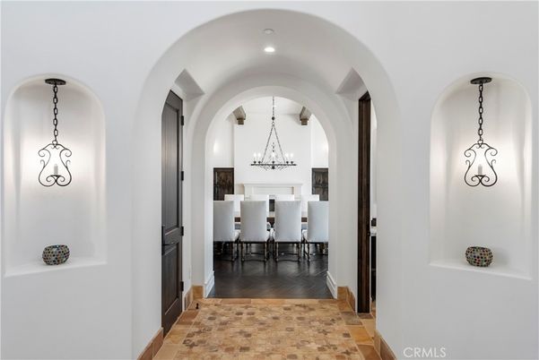 Chandelier, Dining room, Interior, Pendant Lights, Recessed Lighting, Wood Texture Flooring