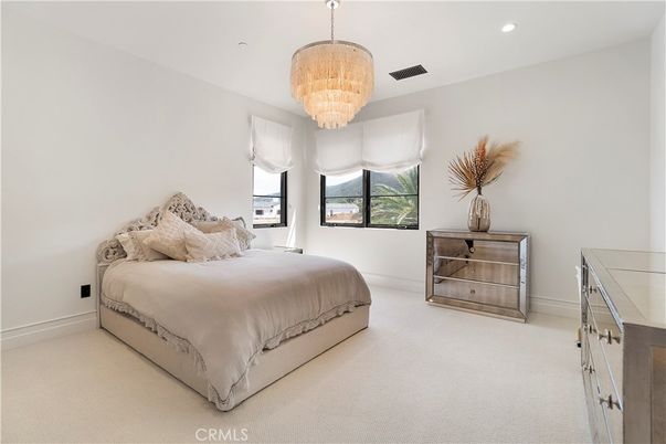 Bedroom, Chandelier, Interior, Recessed Lighting