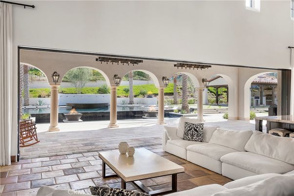 Exterior, Living room