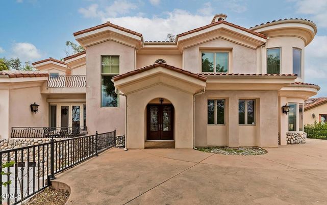 Exterior, Facade, Mediterranean