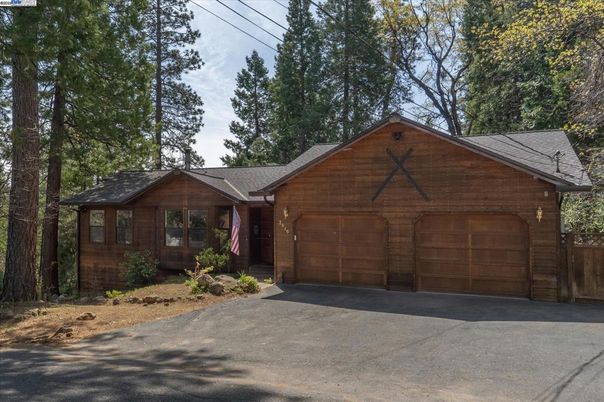 Attached, Exterior, Facade, Log Home