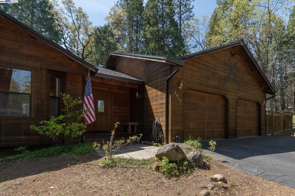 Attached, Exterior, Facade, Log Home
