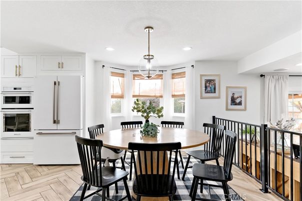 Dining room, Interior, Kitchen, Pendant Lights, Recessed Lighting, Wood Texture Flooring