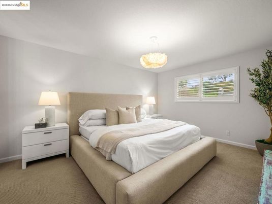Bedroom, Chandelier, Interior, Pendant Lights