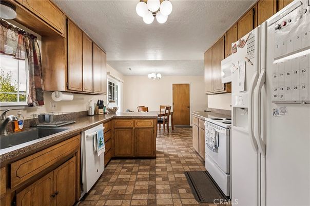 Chandelier, Dining room, Interior, Kitchen