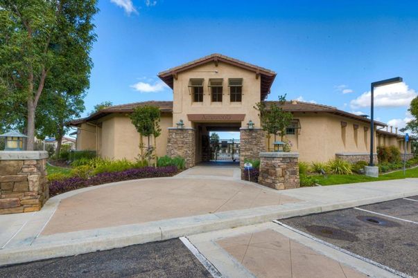 Attached, Exterior, Facade, Mediterranean