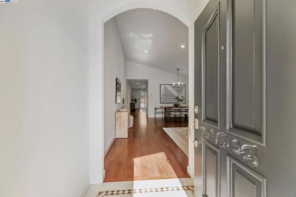 Chandelier, Dining room, Interior, Pendant Lights, Recessed Lighting, Wood Texture Flooring