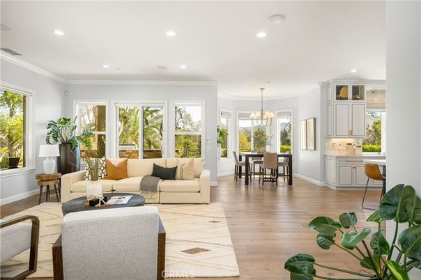 Chandelier, Dining room, Interior, Living room, Recessed Lighting, Wood Texture Flooring
