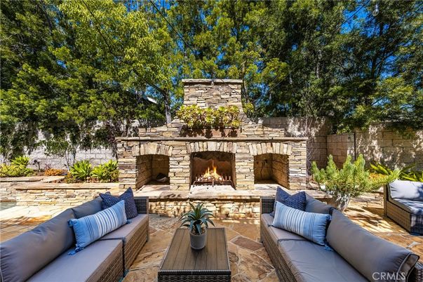 Exterior, Fireplace