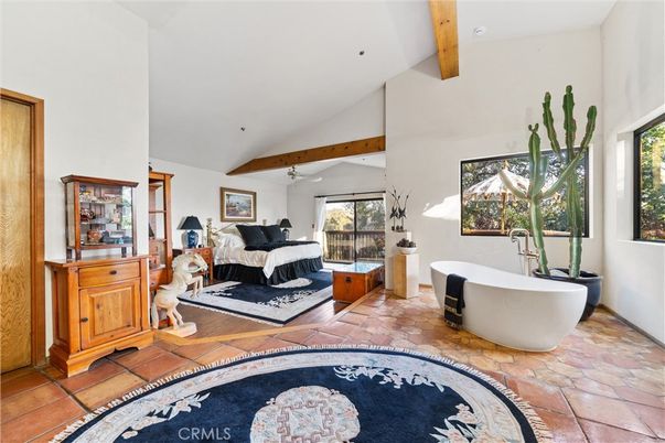 Bathroom, Bedroom, Free Standing Baths, Interior, Recessed Lighting, Wooden Beams
