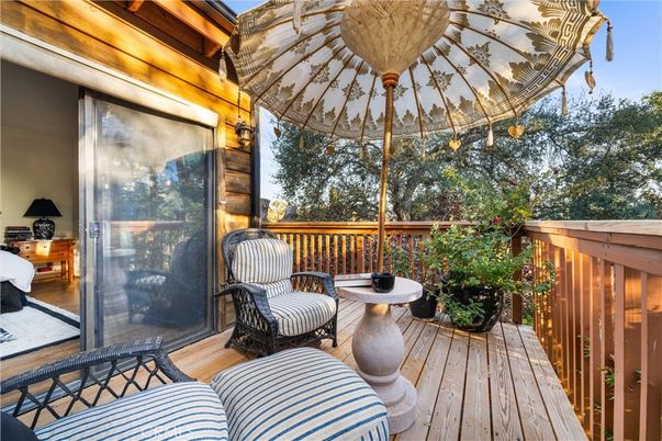 Exterior, Wood Texture Flooring
