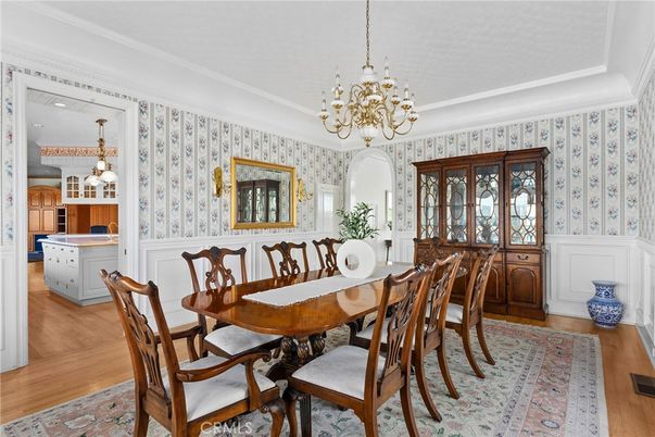 Chandelier, Dining room, Interior, Kitchen, Wood Texture Flooring