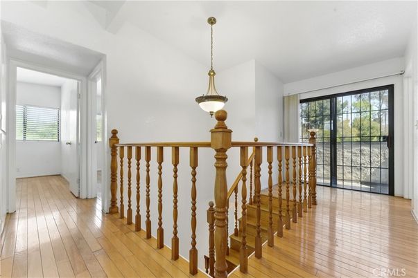 Interior, Pendant Lights, Wood Texture Flooring