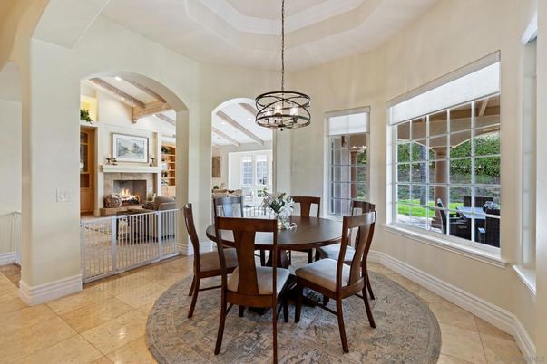 Chandelier, Dining room, Fireplace, Interior, Pendant Lights