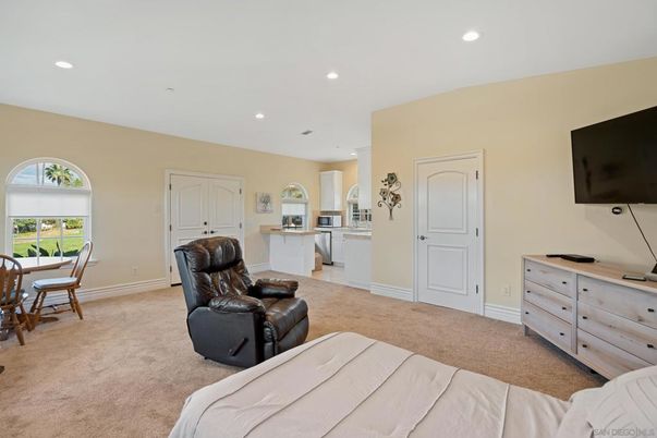 Bedroom, Dining room, Interior, Kitchen, Recessed Lighting