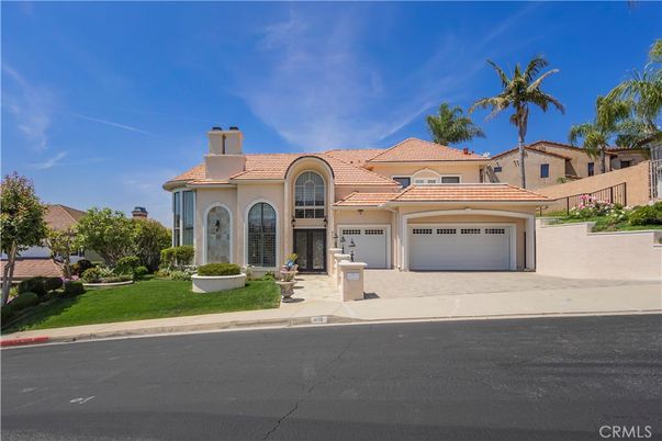 Attached, Exterior, Facade, Mediterranean