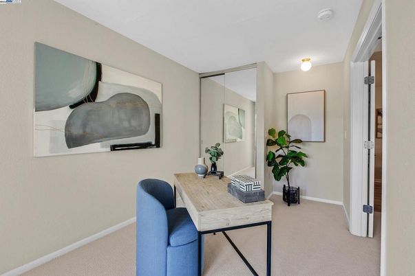 Home Office, Interior