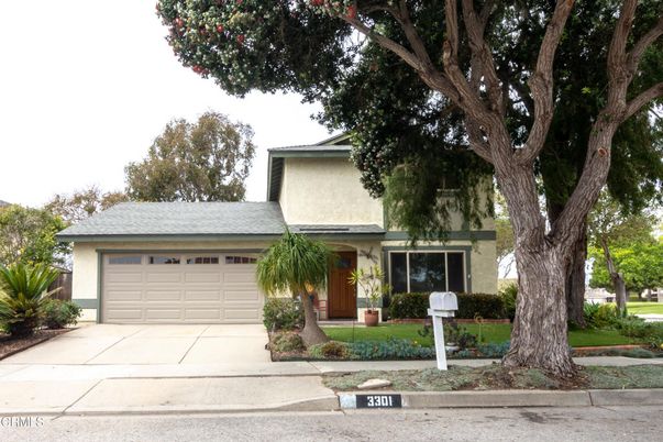 Attached, Exterior, Facade, Ranch
