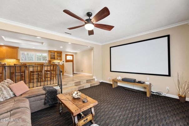 Interior, Projection Screen, Recessed Lighting, Theatre Room