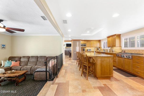 Interior, Kitchen, Living room, Recessed Lighting, Stainless Steel Appliances