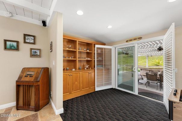 Dining room, Interior, Recessed Lighting