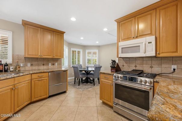 Dining room, Interior, Kitchen, Recessed Lighting, Stainless Steel Appliances