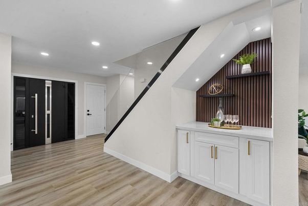 Interior, Recessed Lighting, Wood Texture Flooring