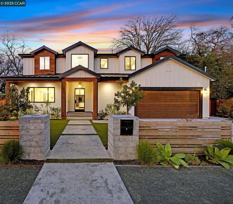 Attached, Exterior, Facade, Farmhouse