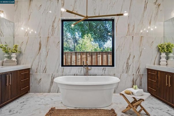 Bathroom, Free Standing Baths, Interior, Marble, Marble Walls