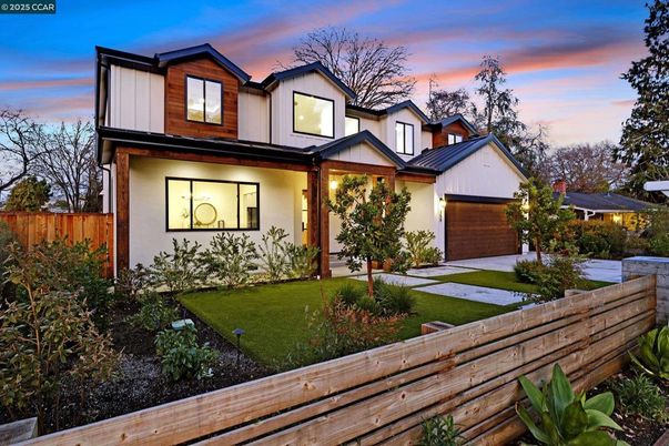 Attached, Exterior, Facade, Farmhouse