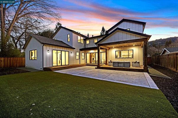 Backyard, Exterior, Facade, Farmhouse