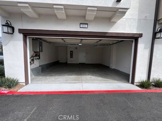 Exterior, Garage