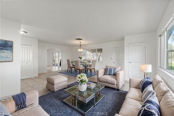 Dining room, Interior, Living room, Pendant Lights
