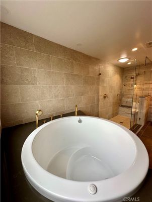 Bathroom, Free Standing Baths, Interior, Recessed Lighting