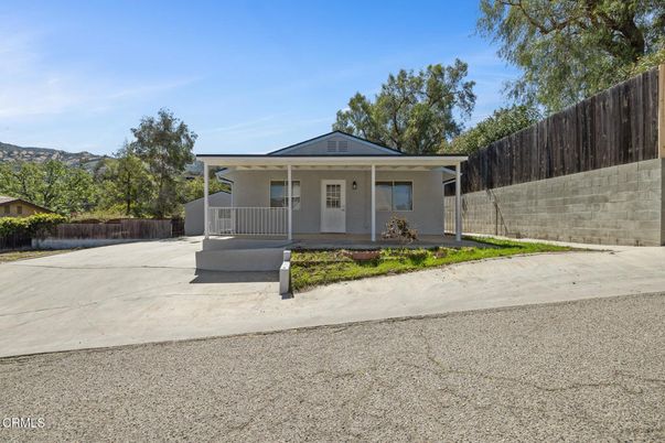 Backyard, Exterior, Facade, Ranch
