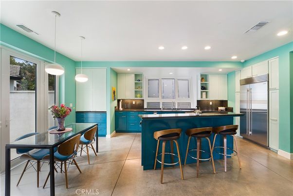 Dining room, Interior, Kitchen, Pendant Lights, Recessed Lighting, Stainless Steel Appliances