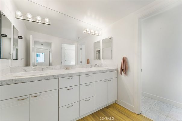 Bathroom, Dual Sink Vanities, Interior, Wood Texture Flooring