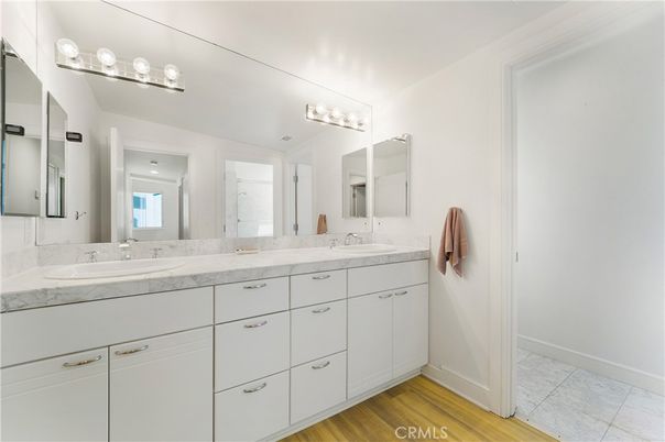 Bathroom, Dual Sink Vanities, Interior, Wood Texture Flooring