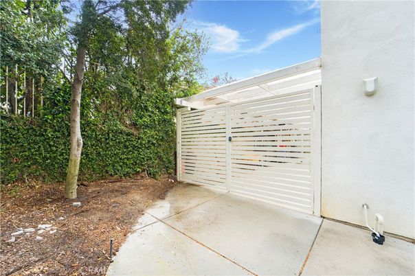 Detached Garage, Exterior