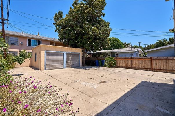 Backyard, Detached Garage, Exterior