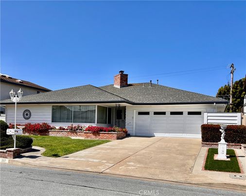 Attached, Exterior, Facade, Ranch
